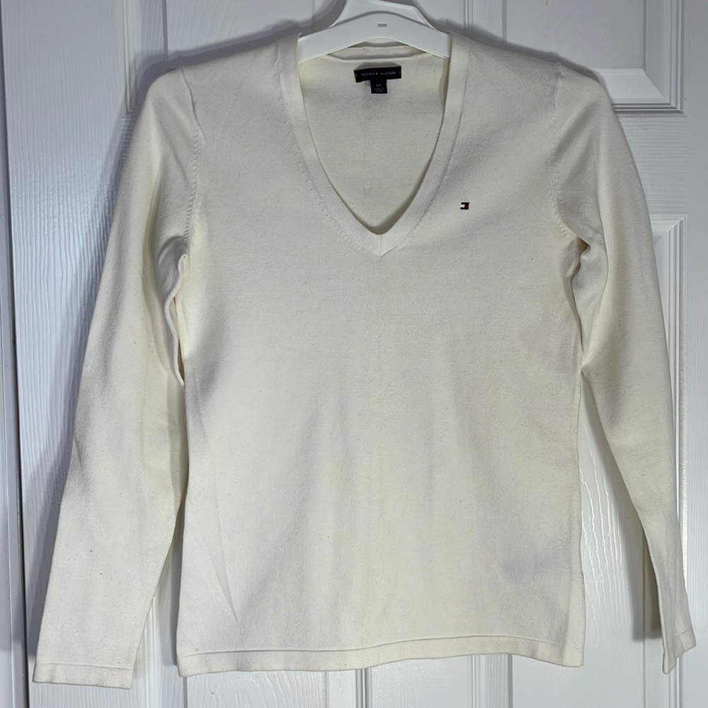 LN: Tommy Hilfiger Cream V-Neck Sweater, S/P, Long Sleeve
